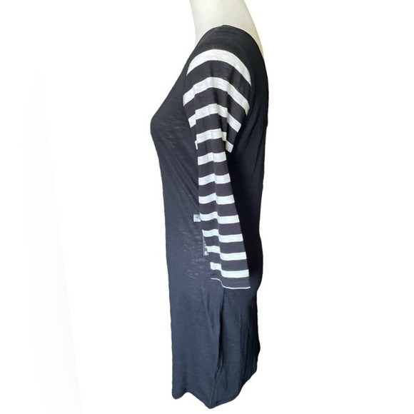 Express Two Chic Ways Reversible Neckline Black & White Striped Dress,Medium NEW - Picture 2 of 9